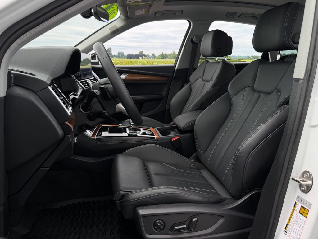 Used 2024 Audi Q5 e Premium Plus AWD/4WD image 9