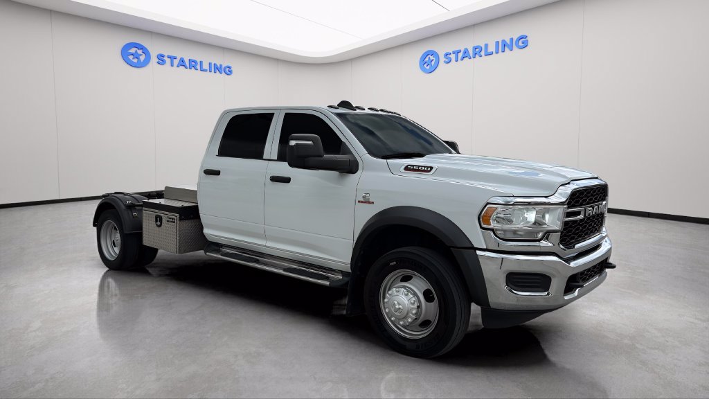 Used 2024 RAM 5500 Tradesman w/ Chrome Appearance Group AWD/4WD image 14