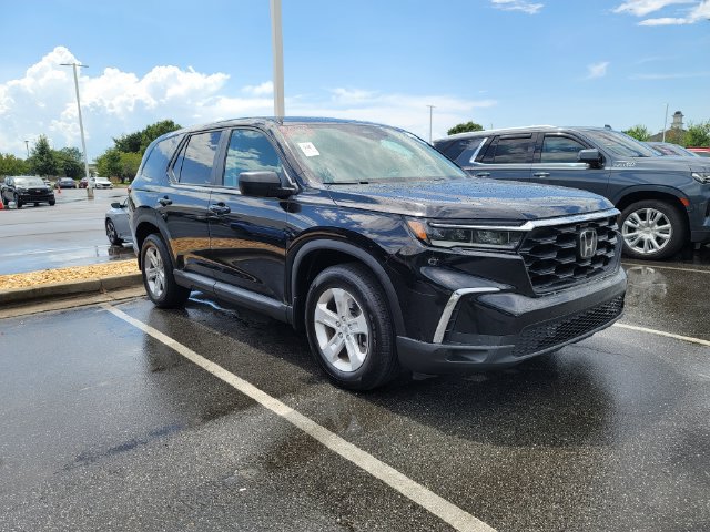 Certified 2024 Honda Pilot LX image 3
