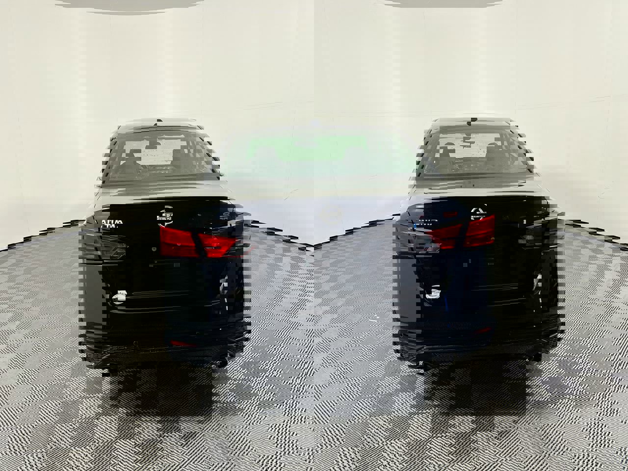 Used 2025 Nissan Altima 2.5 SR image 4