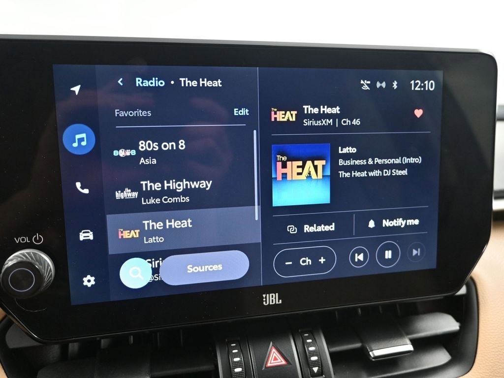 Used 2023 Toyota RAV4 Limited image 18