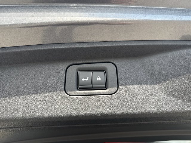 Used 2025 Nissan Armada SL AWD/4WD image 14