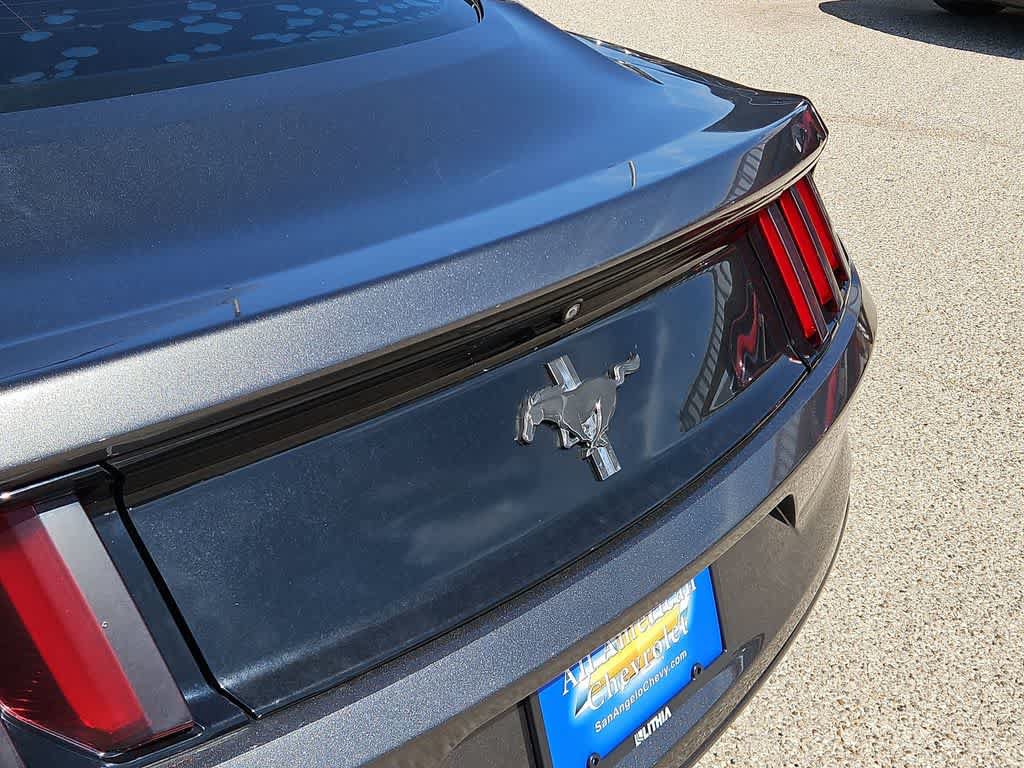 Used 2017 Ford Mustang Coupe RWD image 11