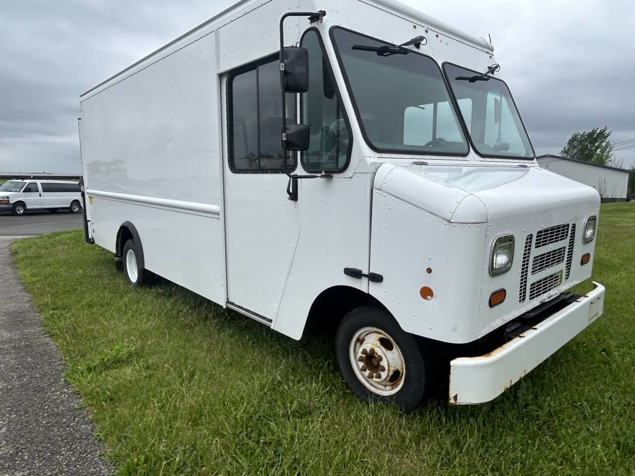 Used 2017 Ford E-350 and Econoline 350 Super Duty w/ A/C Prep Package RWD image 7