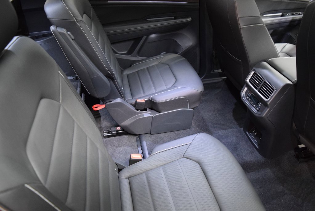 New 2026 Volkswagen Atlas SEL image 6