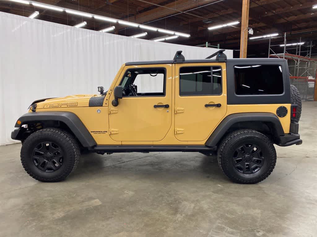 Used 2013 Jeep Wrangler Unlimited Sahara AWD/4WD image 3
