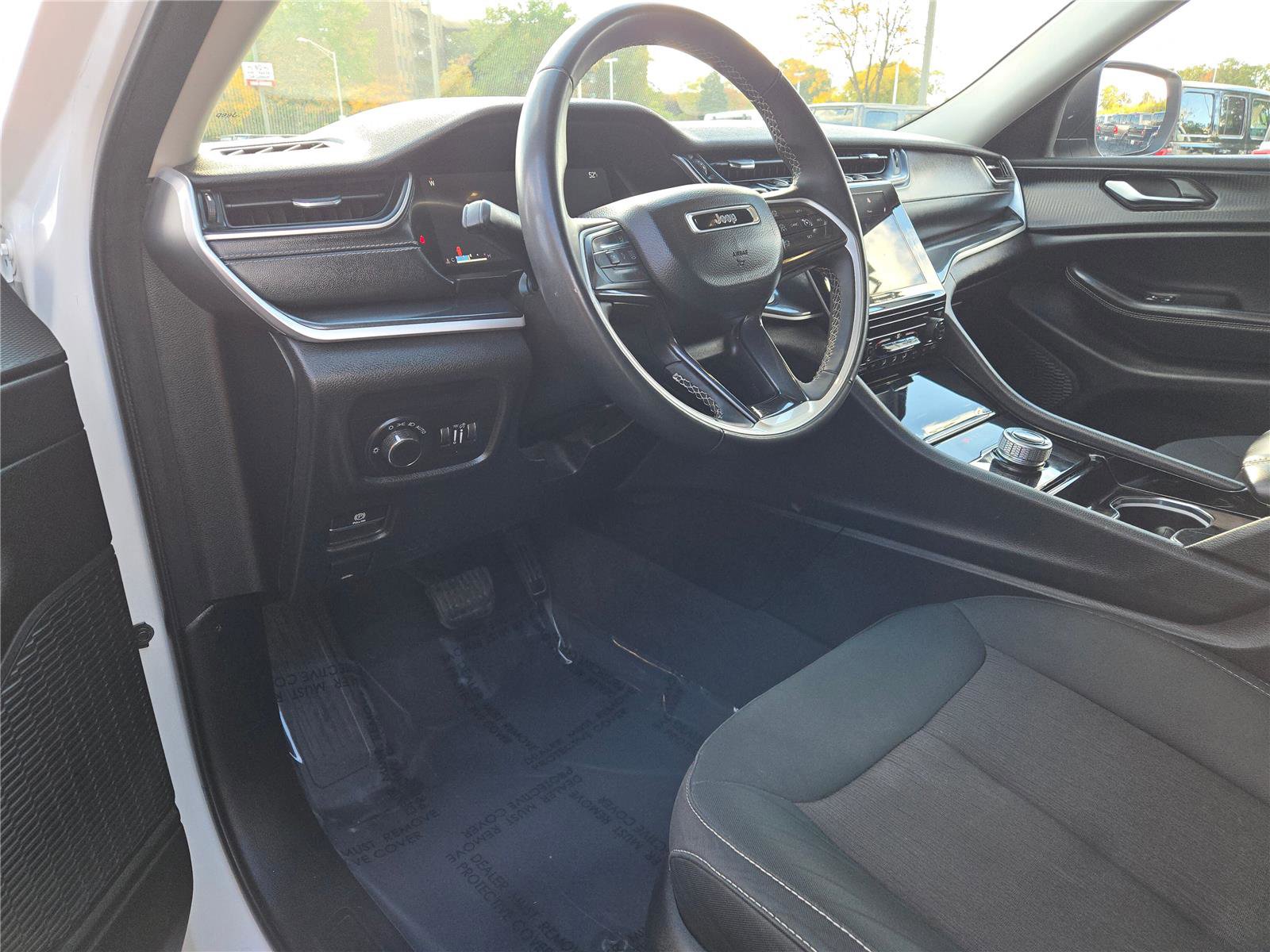 Certified 2023 Jeep Grand Cherokee L Laredo image 27