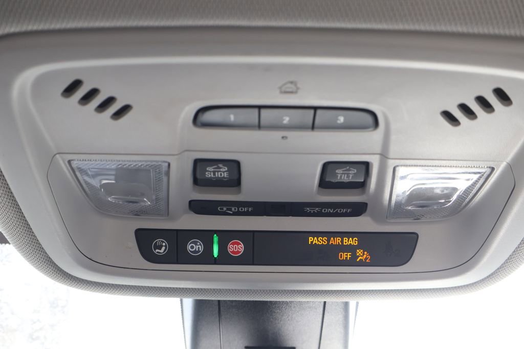 Used 2020 Chevrolet Traverse LT w/ LT Premium Package image 22