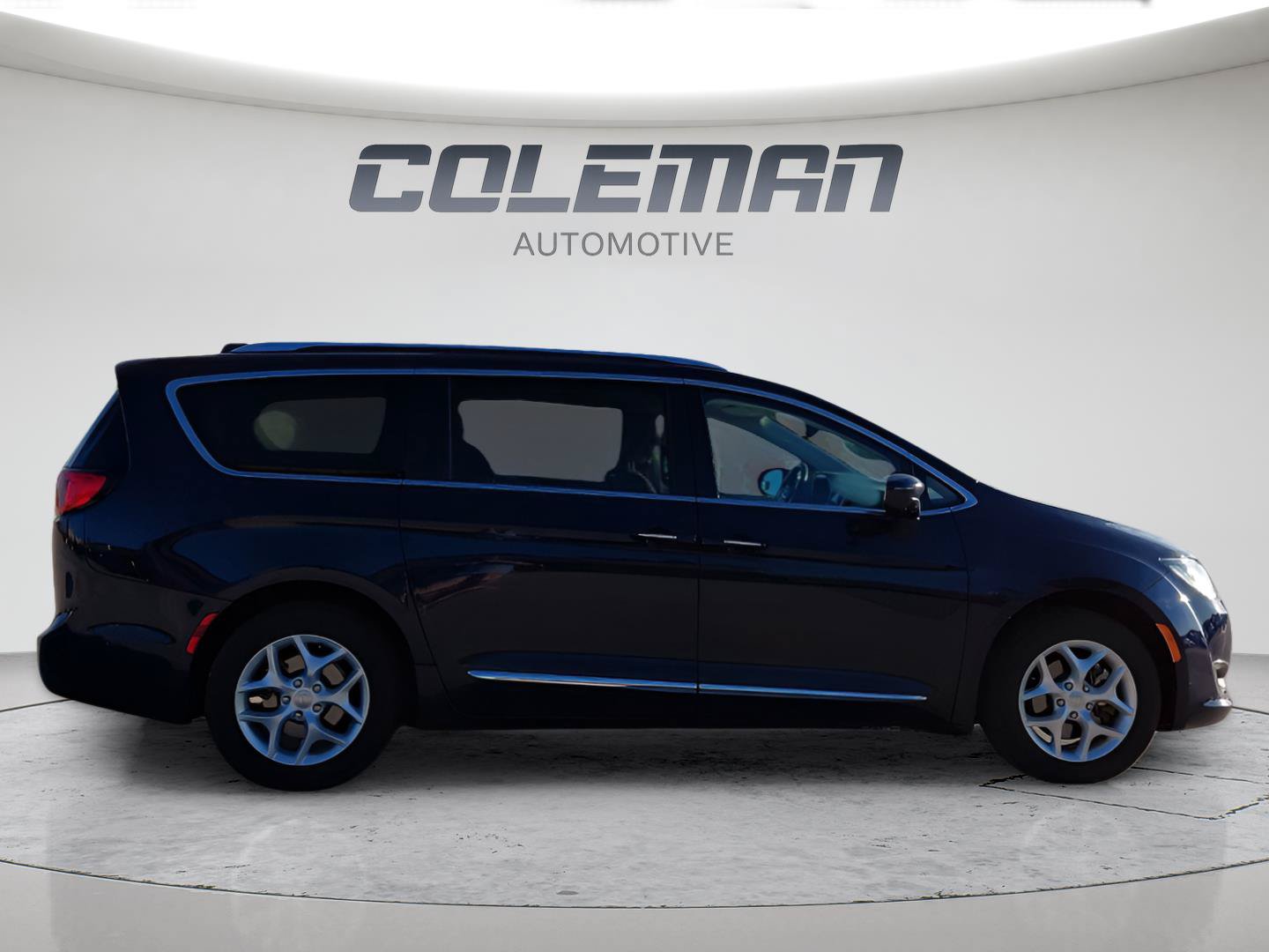 Used 2017 Chrysler Pacifica Touring-L Plus w/ Advanced Safetytec Group FWD image 6