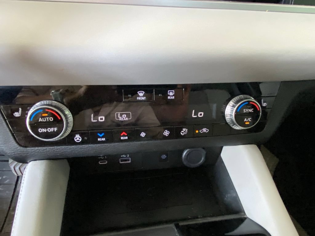 Used 2024 Mitsubishi Outlander SEL FWD image 19