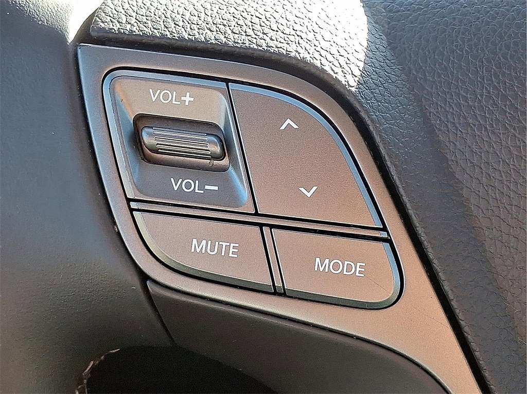 Used 2017 Hyundai Santa Fe SE image 24