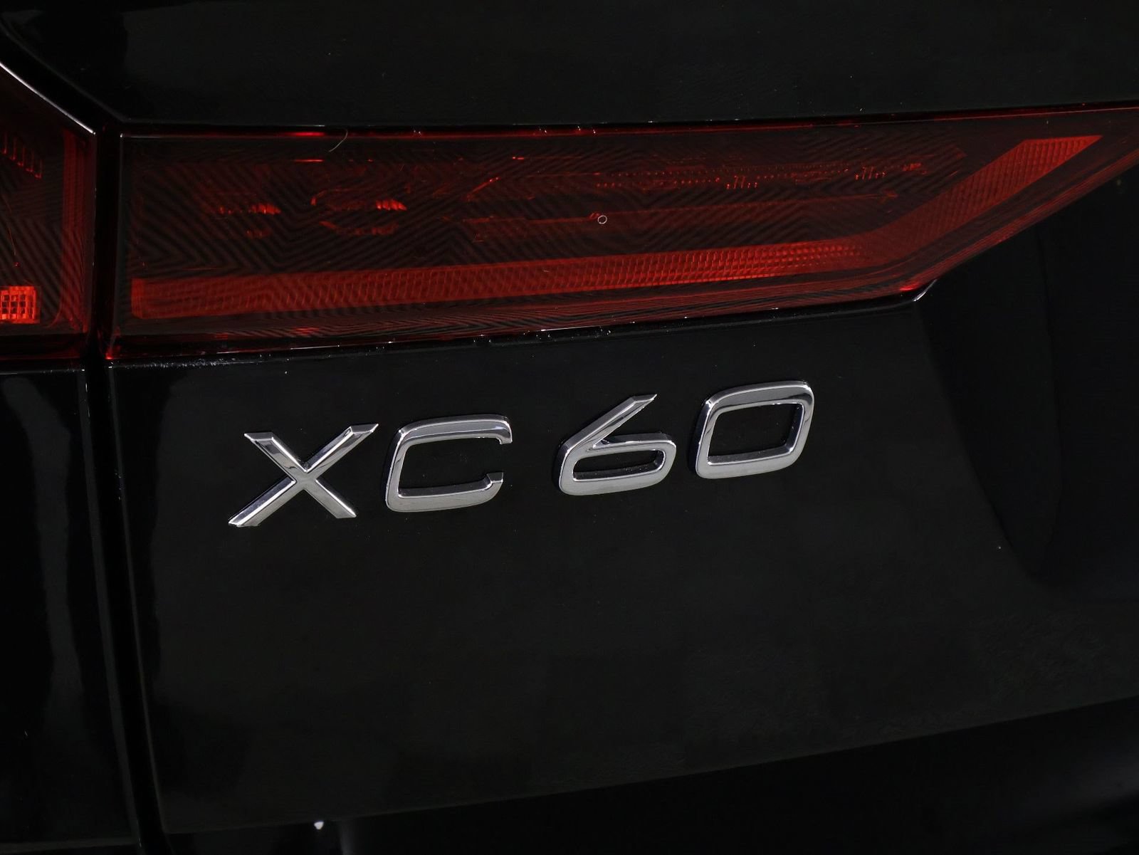 Certified 2026 Volvo XC60 B5 Ultra w/ Climate Package PRO AWD/4WD image 19