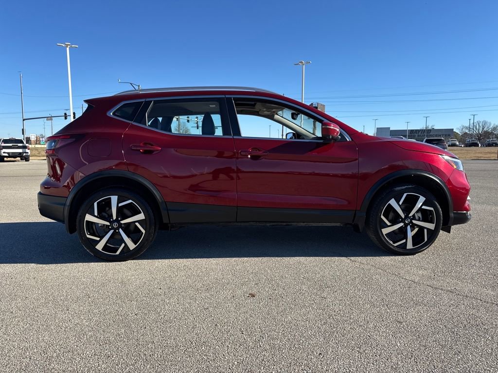 Used 2022 Nissan Rogue Sport SL w/ Premium Package image 9