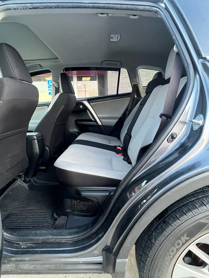 Used 2017 Toyota RAV4 XLE image 9