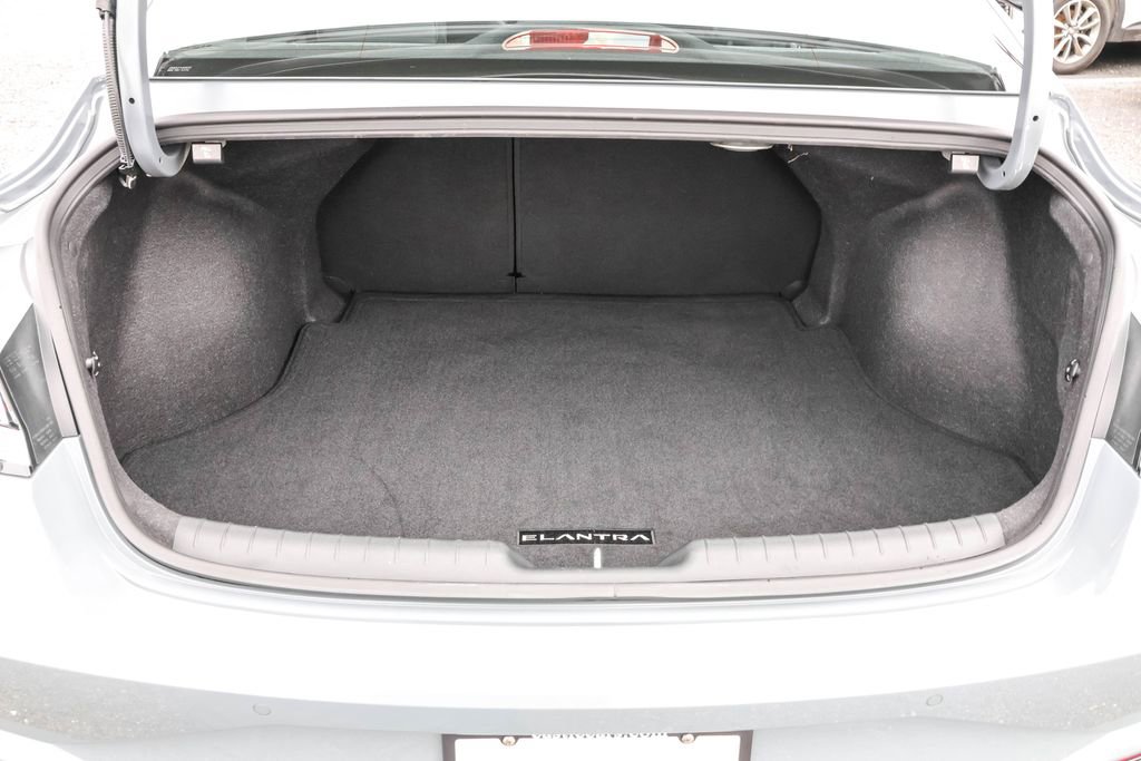 Certified 2021 Hyundai Elantra Limited w/ Cargo Package image 33