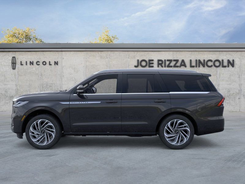 New 2025 Lincoln Navigator Reserve image 3