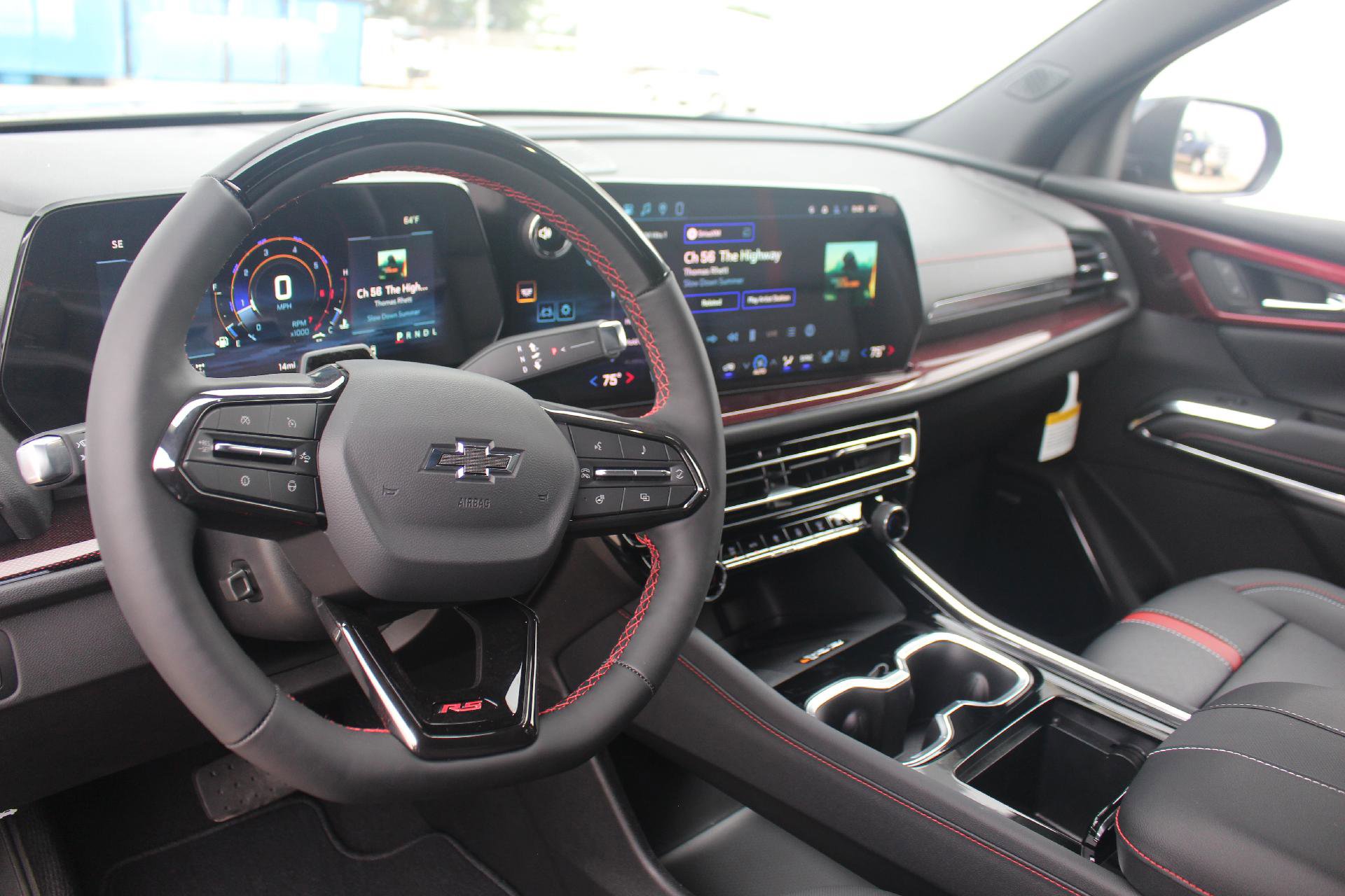 New 2026 Chevrolet Traverse RS image 8
