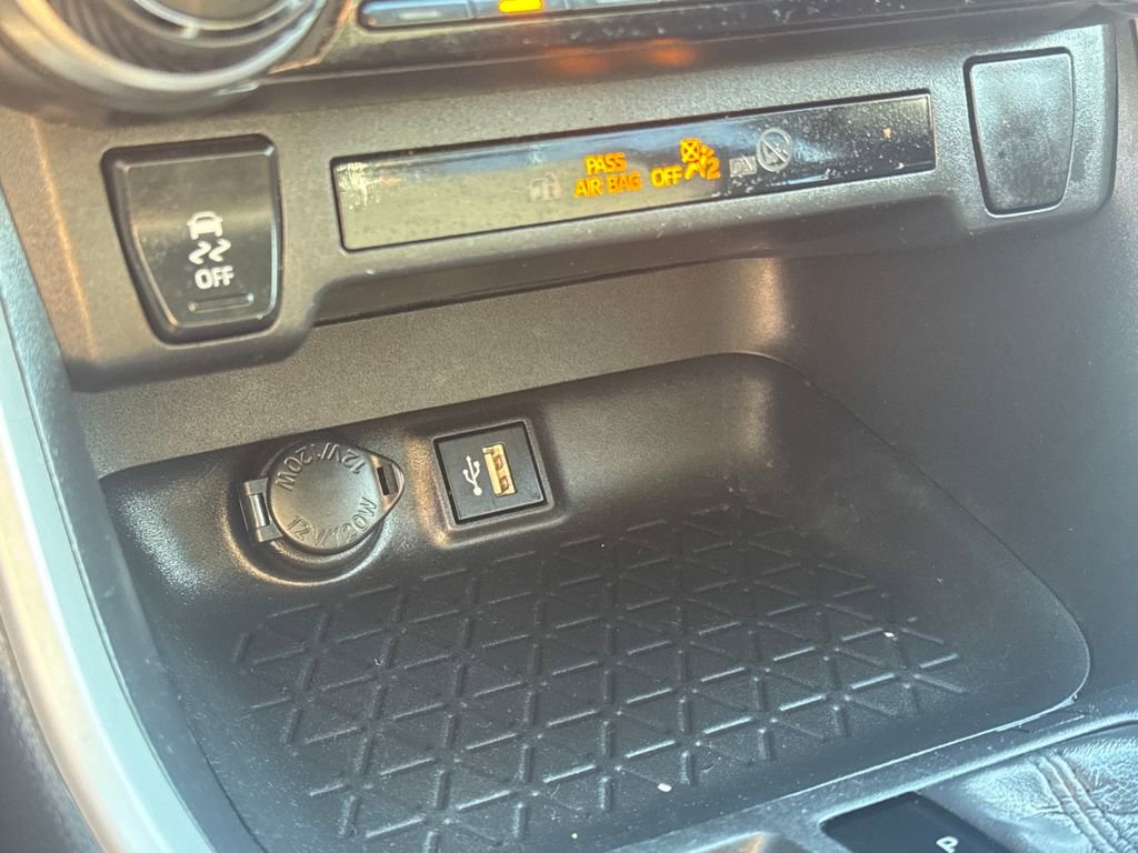 Used 2024 Toyota RAV4 XLE image 24