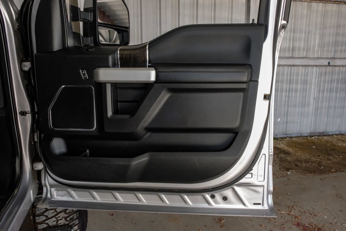 Used 2020 Ford F250 Lariat w/ Lariat Ultimate Package AWD/4WD image 44