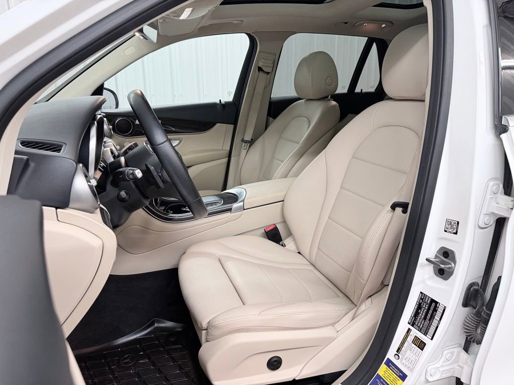 Used 2021 Mercedes-Benz GLC 300 image 13