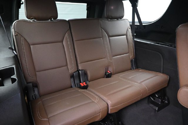 Used 2022 Chevrolet Suburban High Country AWD/4WD image 21