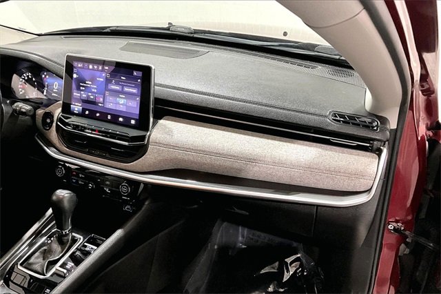 Used 2022 Jeep Compass Latitude image 28