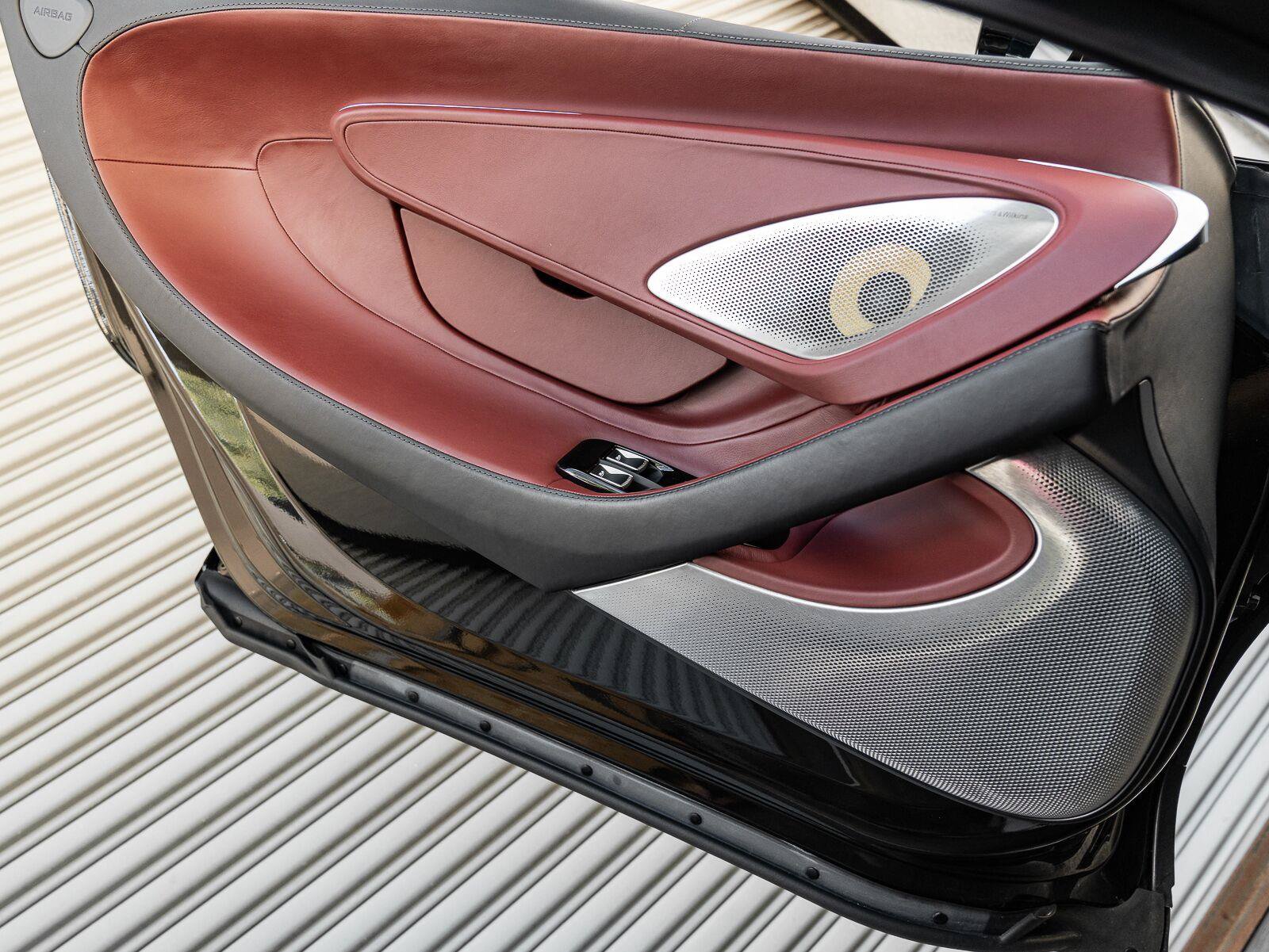 Used 2025 McLaren GTS RWD image 28