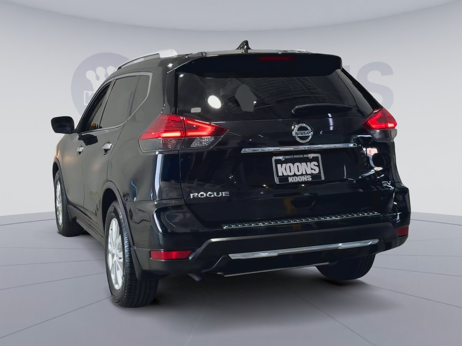 Used 2017 Nissan Rogue SV w/ SV Premium Package FWD image 10