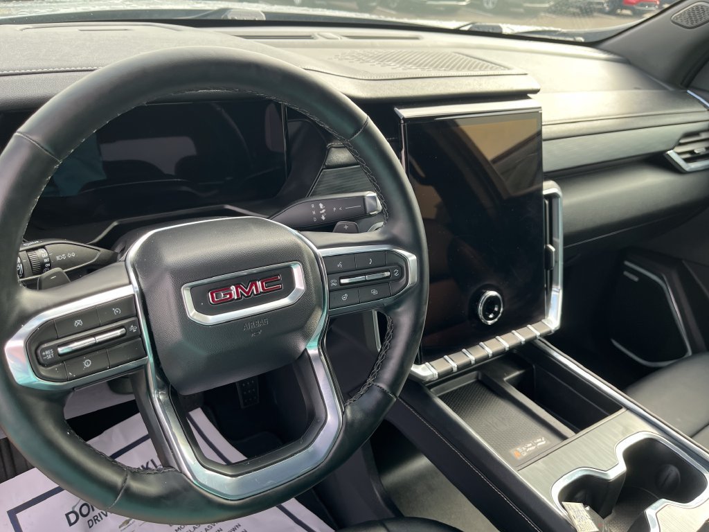Used 2026 GMC Acadia Elevation w/ Elevation Premium Package FWD image 18