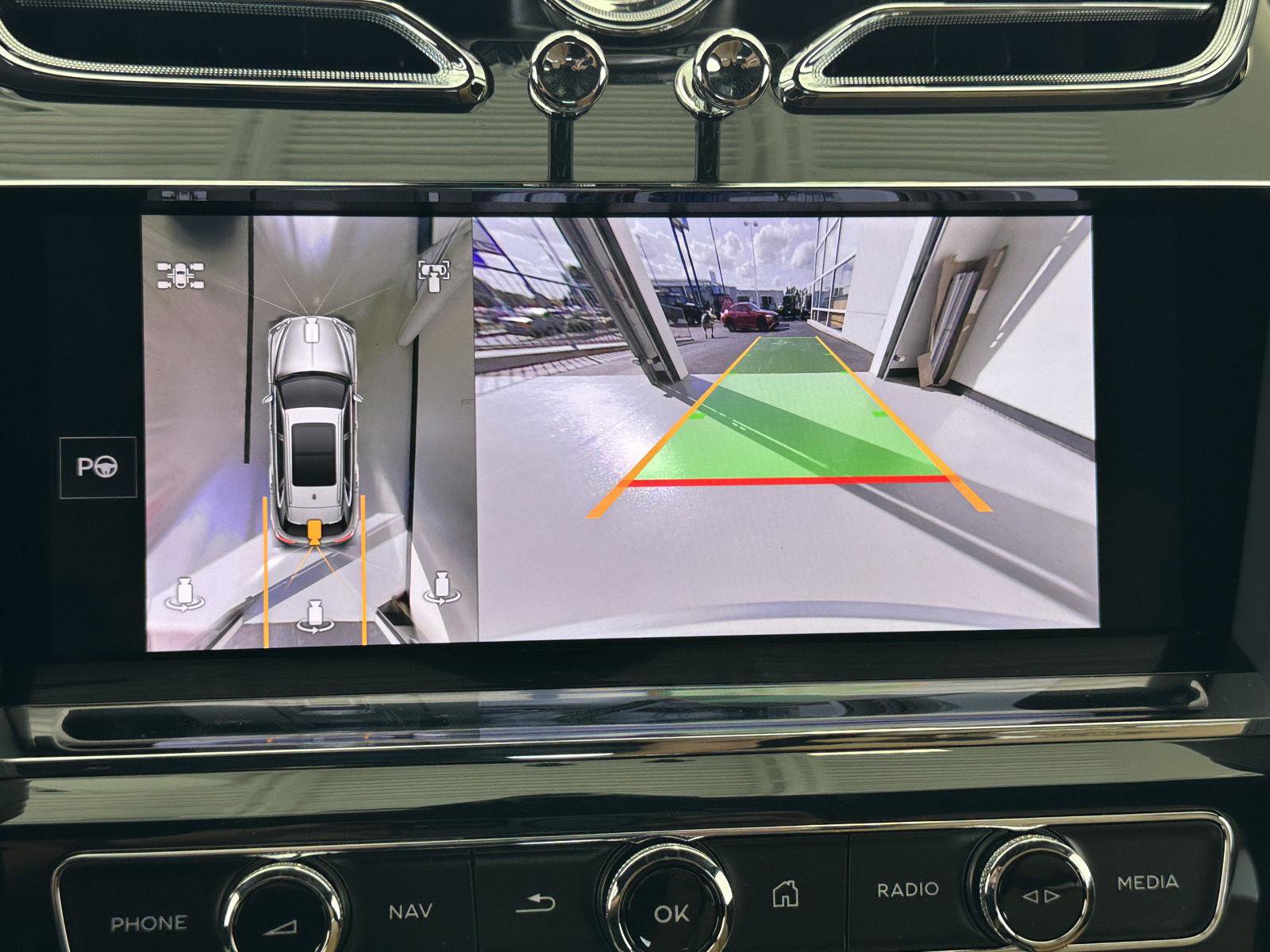 New 2026 Bentley Bentayga Extended Wheelbase AWD/4WD image 44