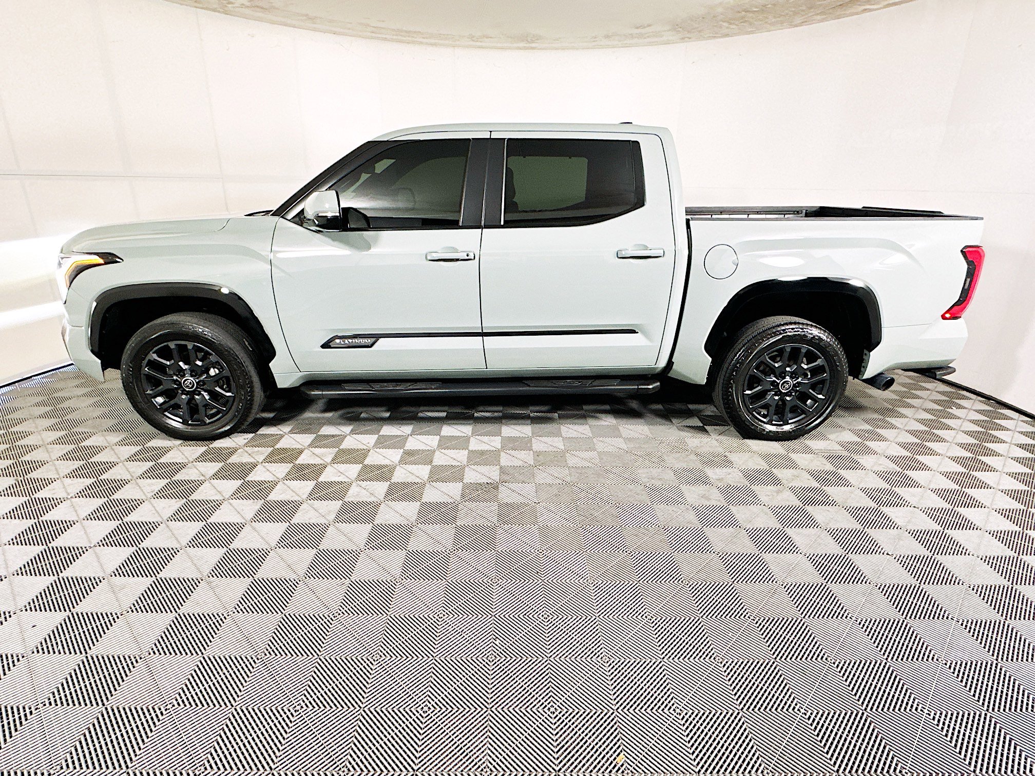 Used 2024 Toyota Tundra Platinum image 6