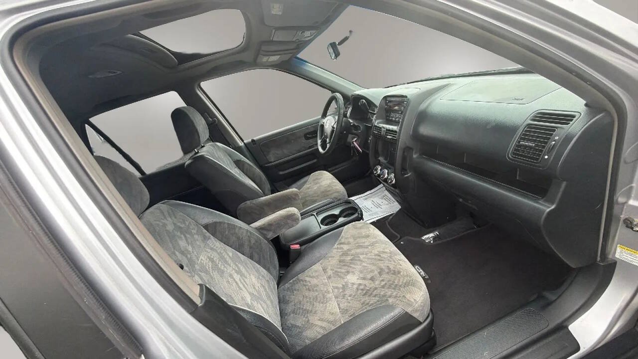 Used 2004 Honda CR-V EX image 16