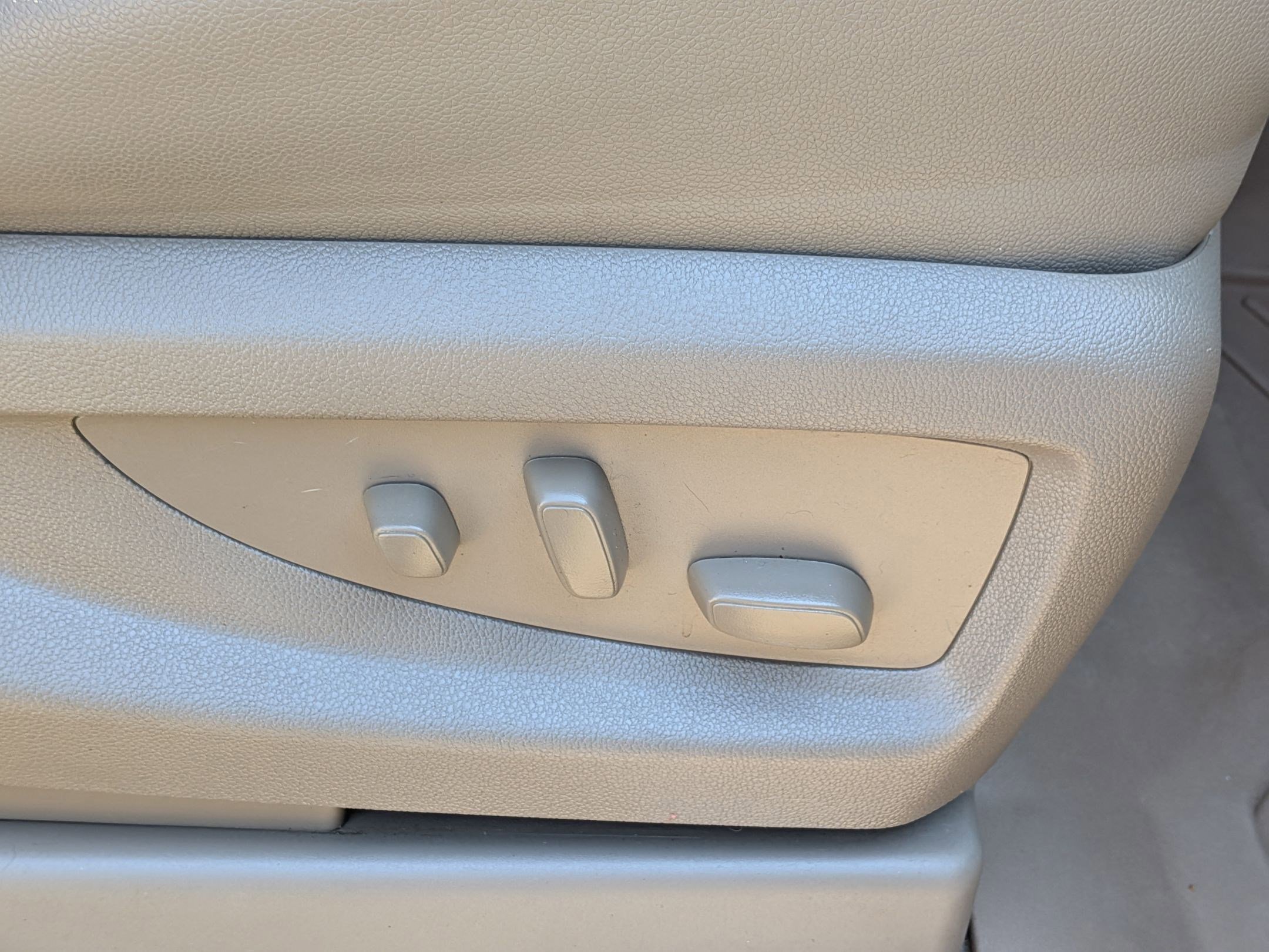 Used 2019 GMC Yukon SLT w/ Premium Edition image 42