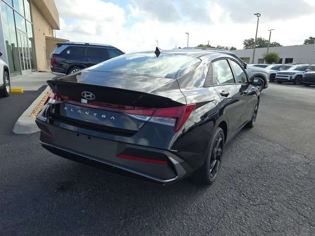 New 2026 Hyundai Elantra Sport FWD image 4