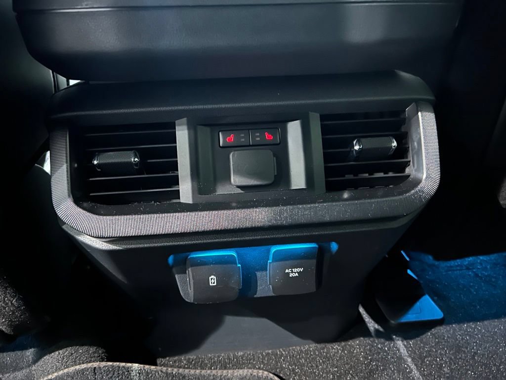 Used 2023 Ford F150 Platinum AWD/4WD image 29