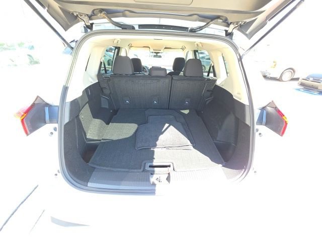 Used 2025 Nissan Rogue S FWD image 26
