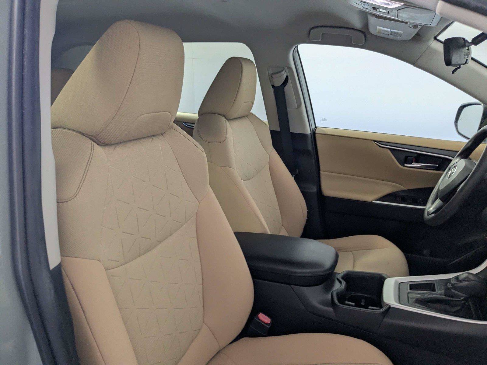 Certified 2022 Toyota RAV4 XLE FWD image 33