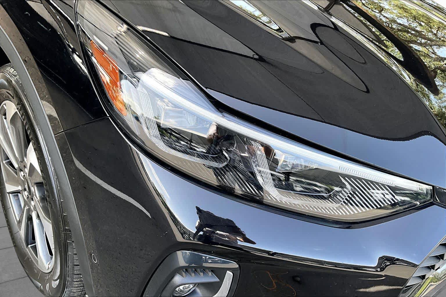 Used 2023 Ford Escape Platinum w/ Premium Technology Package AWD/4WD image 28