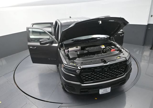 Used 2026 RAM 1500 Express AWD/4WD image 31