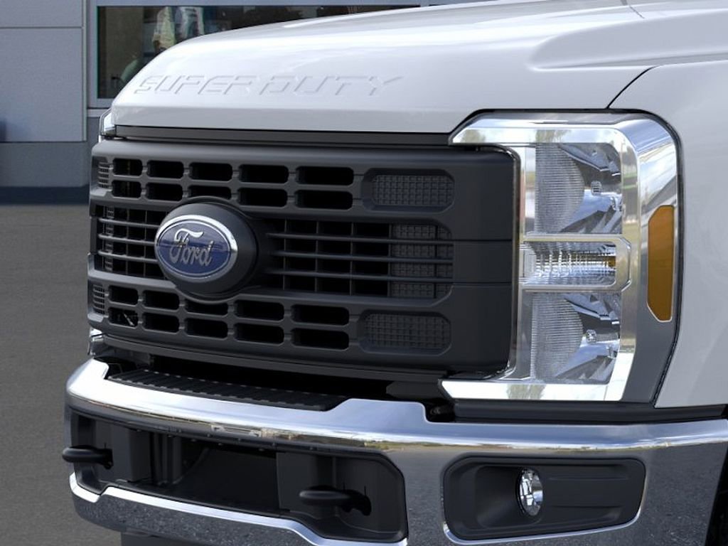 New 2026 Ford F250 XL w/ XL Chrome Package image 17