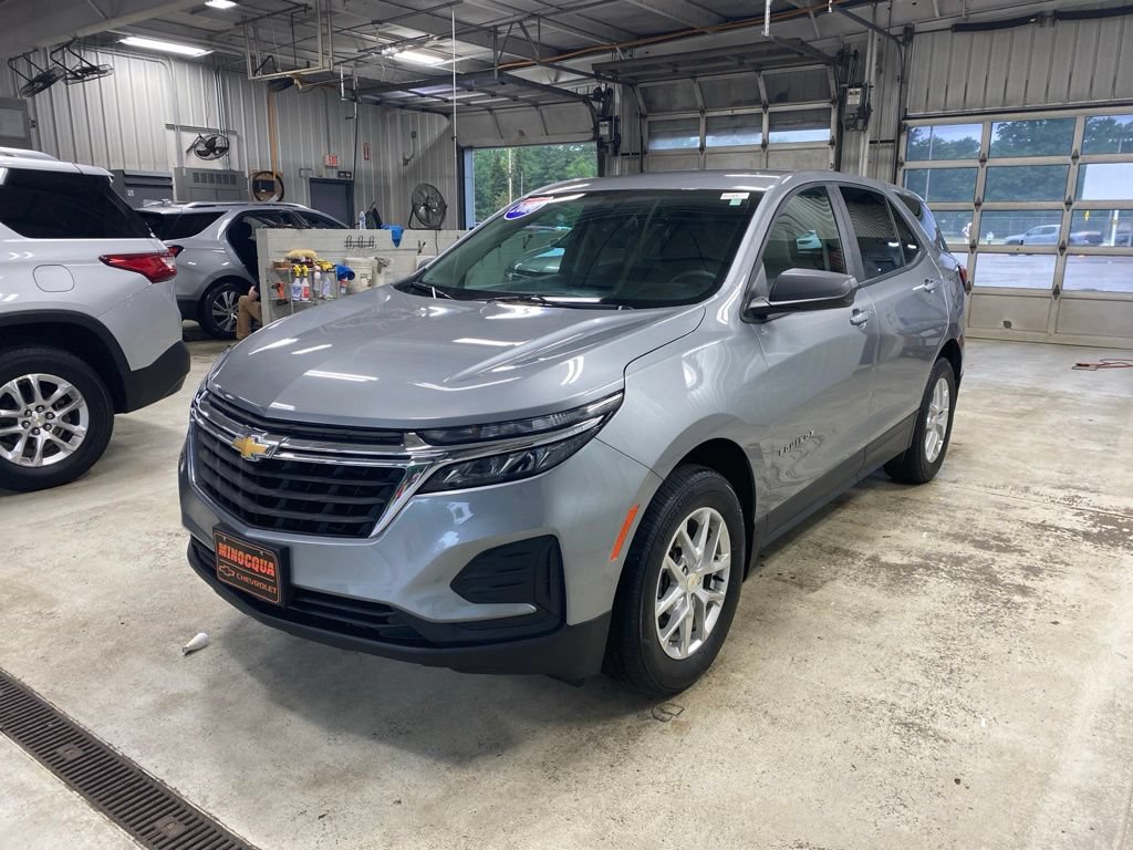 Used 2024 Chevrolet Equinox LS w/ LS Convenience Package AWD/4WD image 8