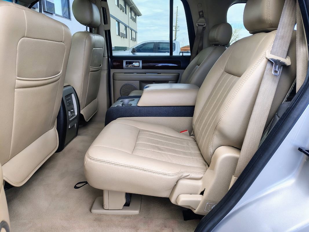 Used 2006 Lincoln Navigator Luxury AWD/4WD image 14