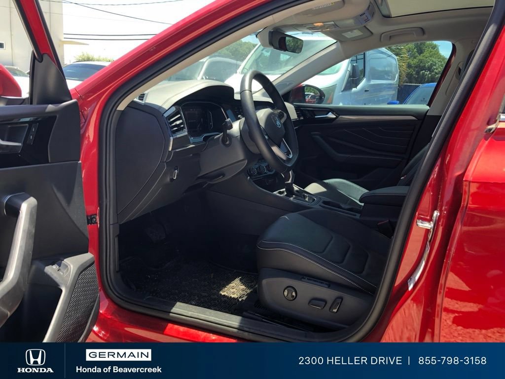 Used 2023 Volkswagen Jetta SEL FWD image 5