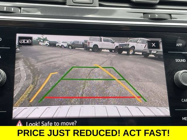 Used 2023 Volkswagen Tiguan SE w/ Panoramic Sunroof Package FWD image 28