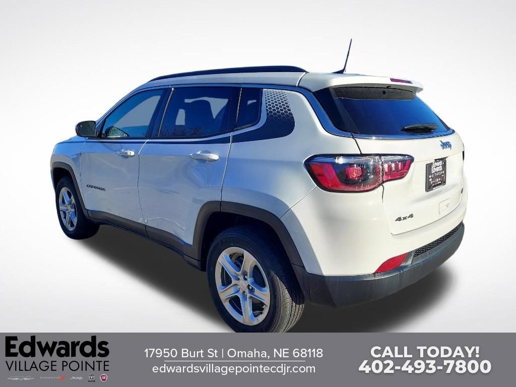 New 2023 Jeep Compass Latitude w/ Mopar Graphics Package AWD/4WD image 5