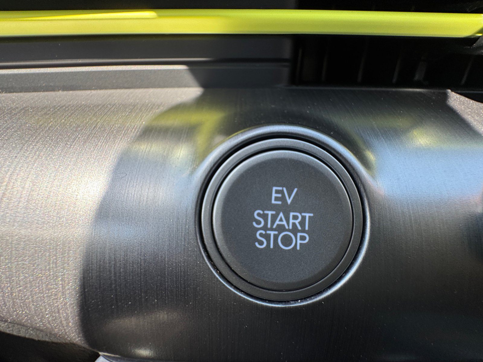 Used 2024 Hyundai Kona Limited FWD image 30