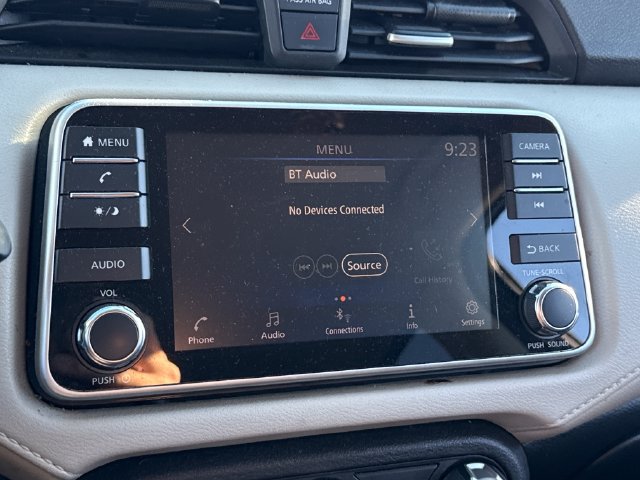 Used 2021 Nissan Versa SV FWD image 27