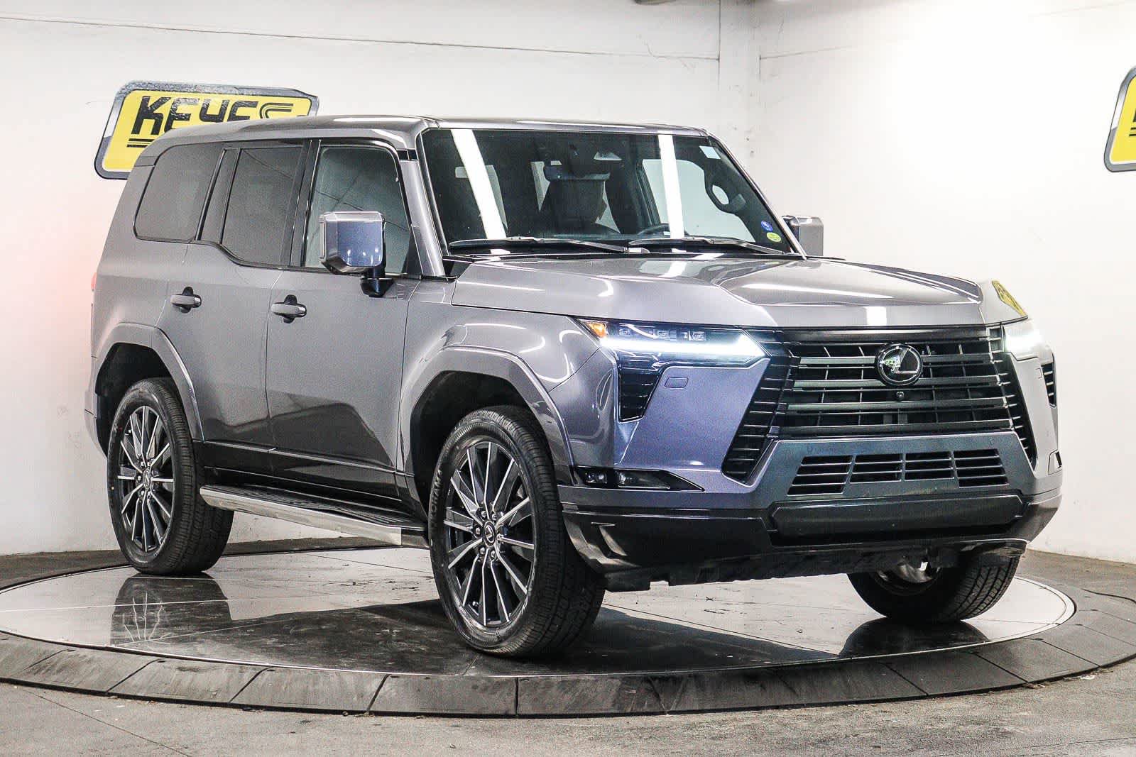 Used 2024 Lexus GX 550 w/ Cold Area Package AWD/4WD image 5
