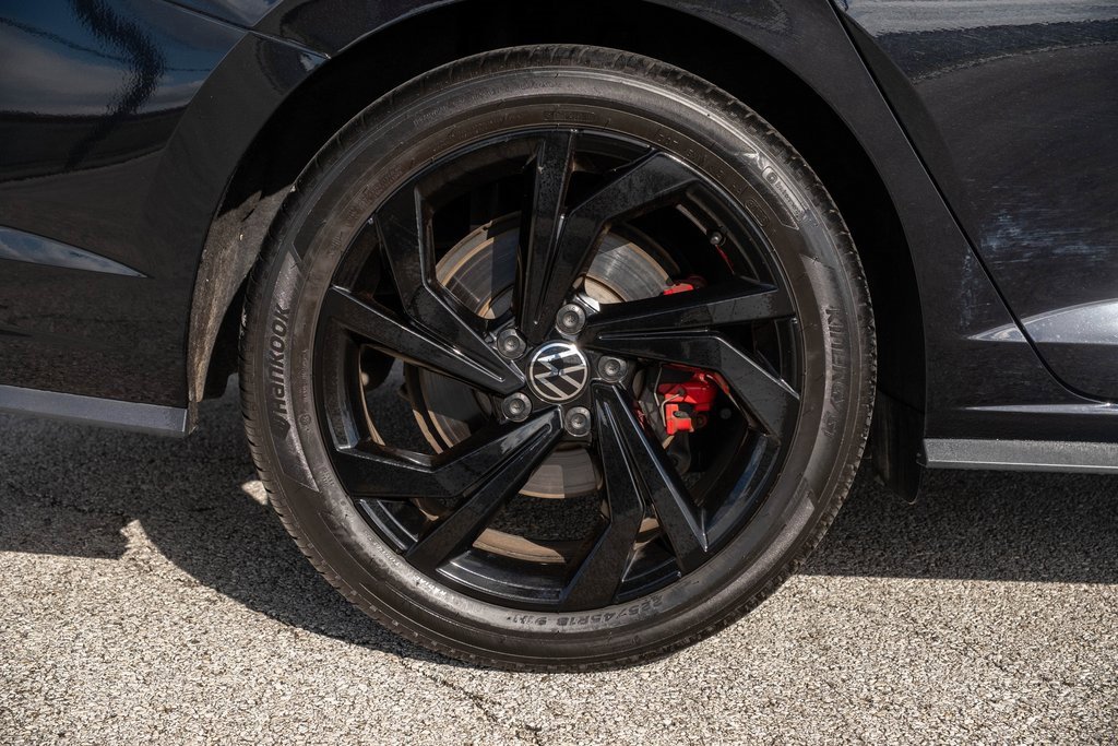 Used 2024 Volkswagen Jetta GLI Autobahn w/ GLI Black Package image 9