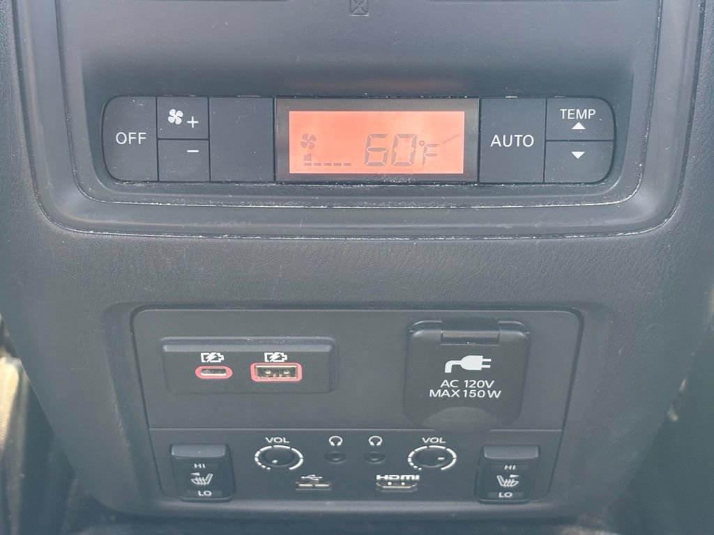 Used 2019 Nissan Pathfinder Platinum AWD/4WD image 21